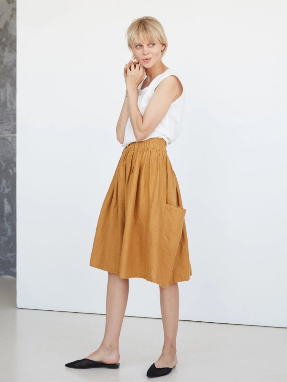 Sand Snow Linen Skirt in Mustard, size small